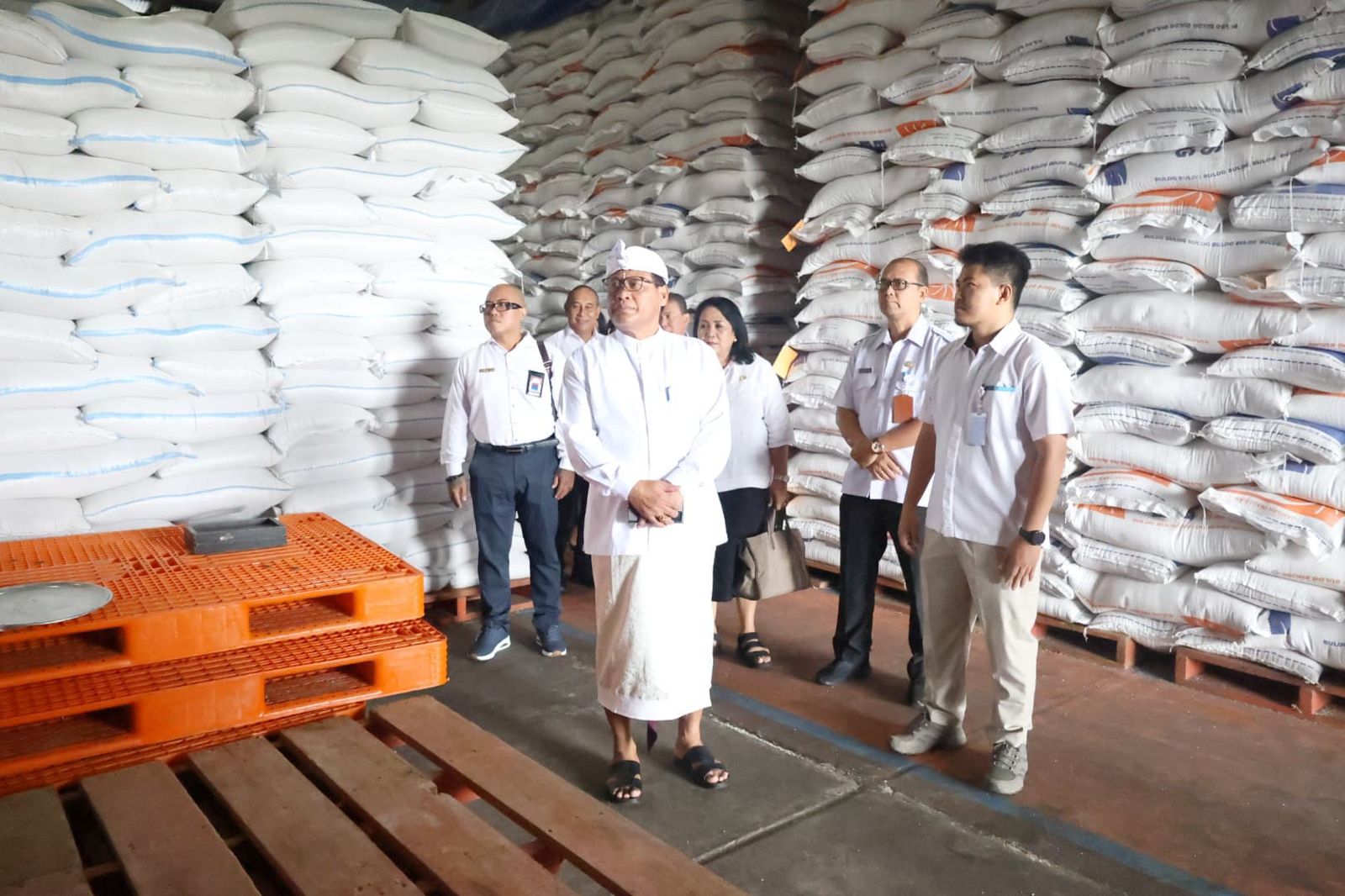 Jelang Nyepi Tahun Caka 1947 dan Idul Fitri  Sekda Alit Wiradana Pimpin TPID Pantau Ketersediaan Stok Beras