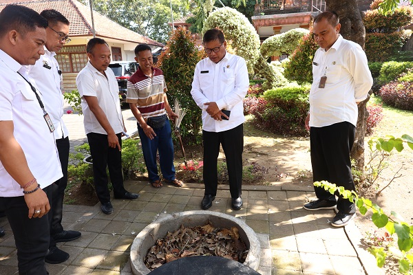 Dukung Percepatan Pengelolaan Sampah, OPD Pemkot Denpasar Bangun Teba Modern di Halaman Kantor