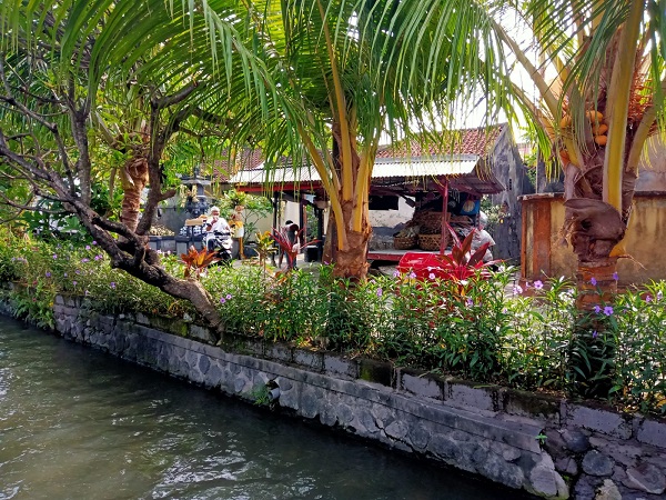 KPS Tukad Wang Biga, Edukasi Masyarakat Sulap Sungai Kotor Jadi Indah