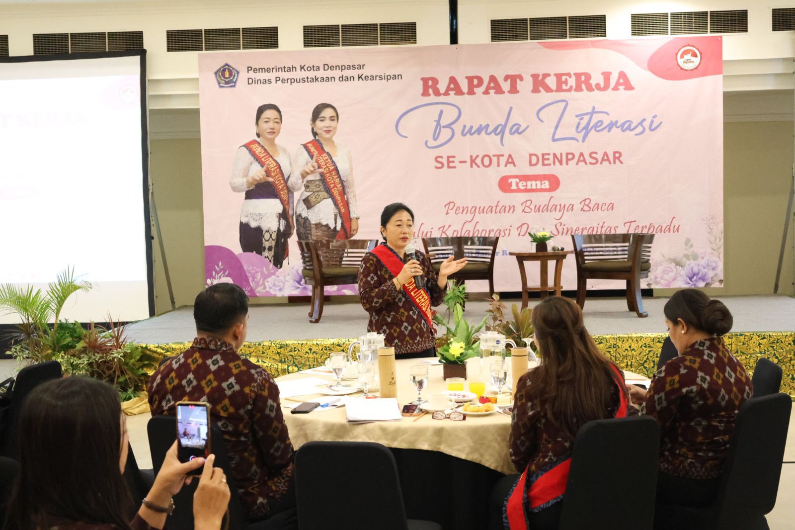 Dari Rapat Kerja Bunda Literasi se-Kota Denpasar Ny. Antari Jaya Negara  Tekankan Kolaborasi, Bangun Budaya Baca