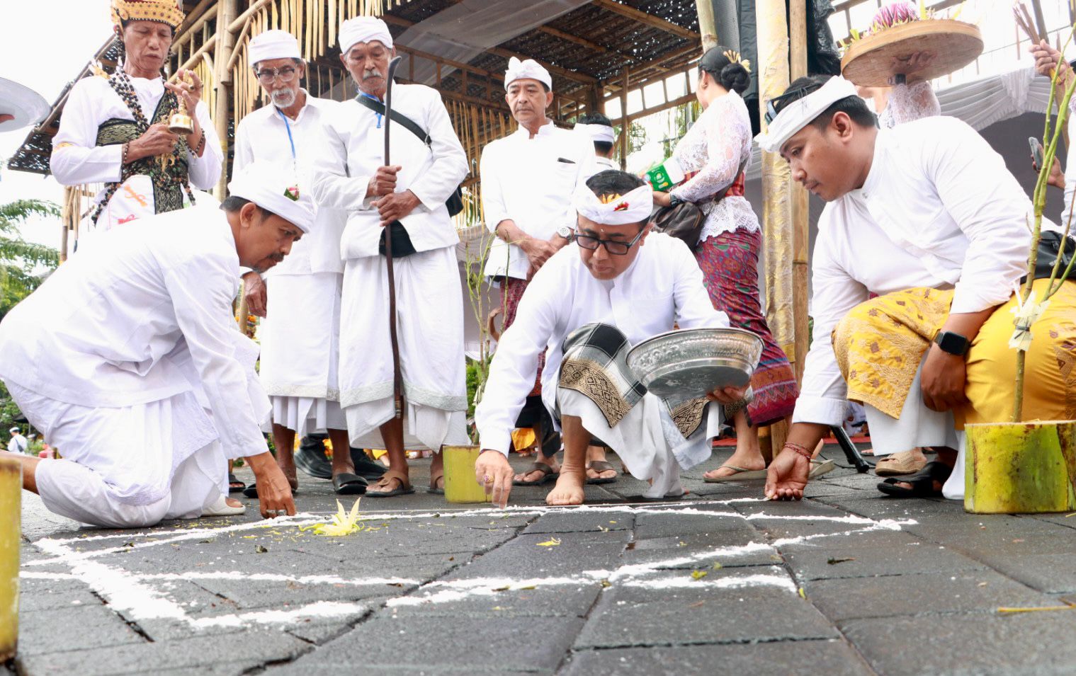 Pemkot Denpasar Gelar Tawur Agung Tilem Kesanga di Kawasan Catus Pata Patung Catur Muka. 