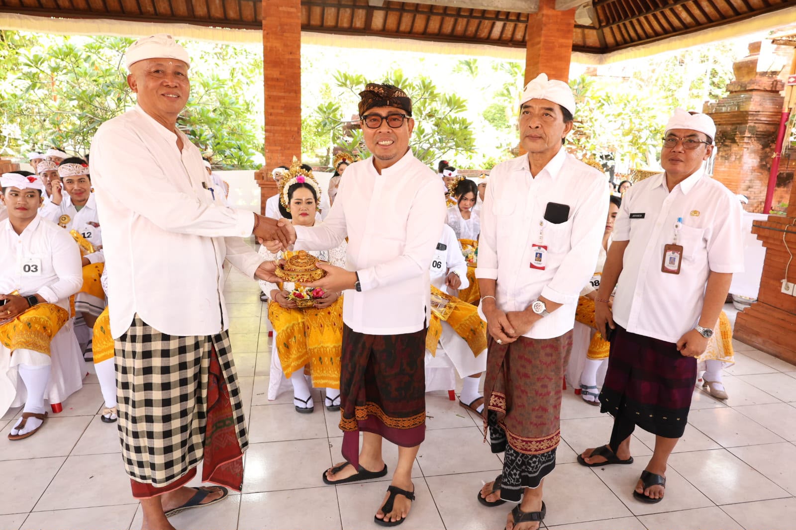Wakil Wali Kota Denpasar Hadiri Metatah Massal Desa Dangin Puri Kaja, Diikuti 42 Peserta