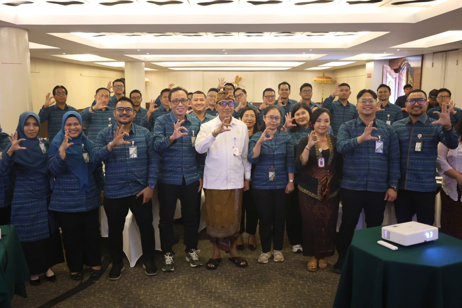 Sekda Eddy Mulya Paparkan Terkait Sembagi Arutala Sebagai Inovasi Gerakan Korpri Peduli Pekerja Rentan 