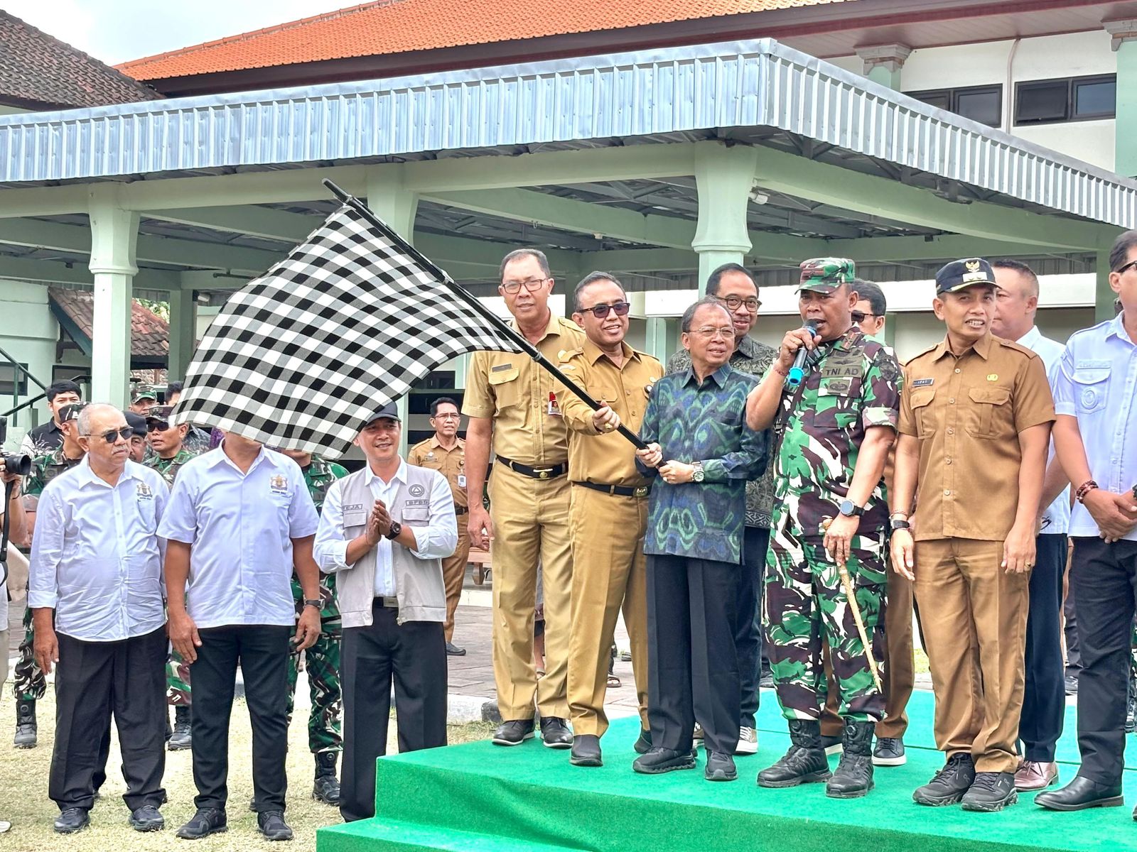 Gambar 2