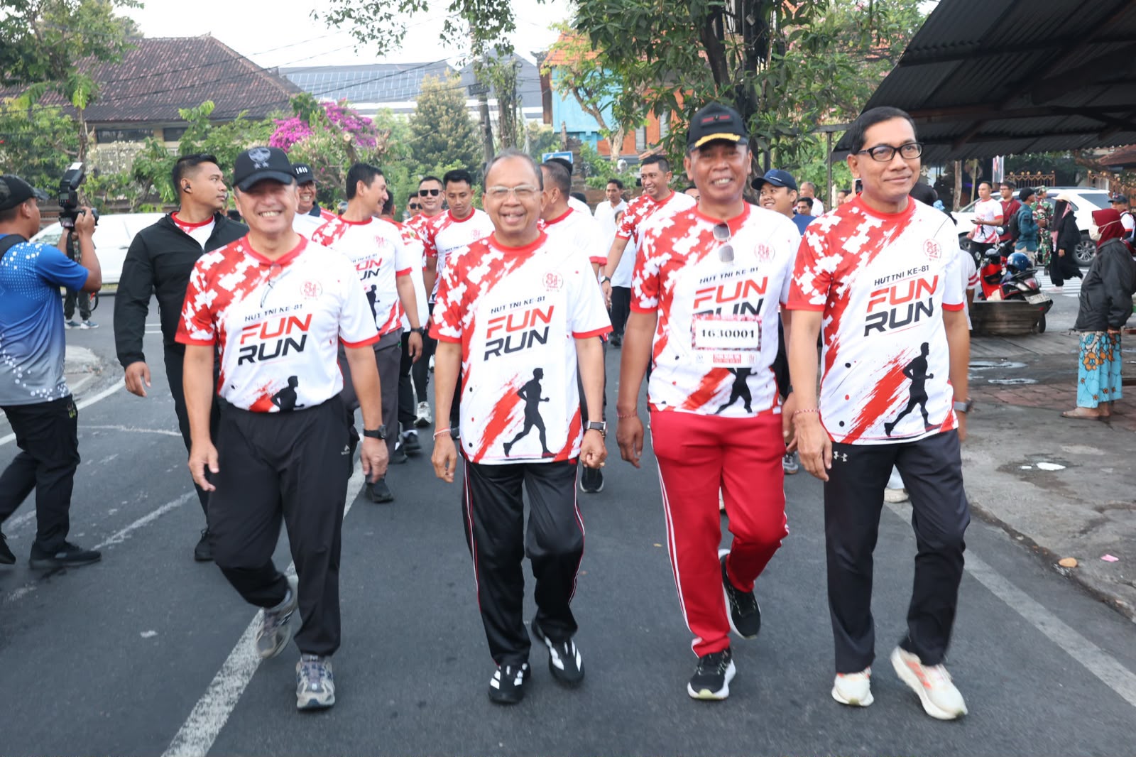 Sekda Eddy Mulya Hadiri Prima Fun Run HUT ke-81 TNI, Dorong Semangat Hidup Sehat dan Kebersamaan. 
