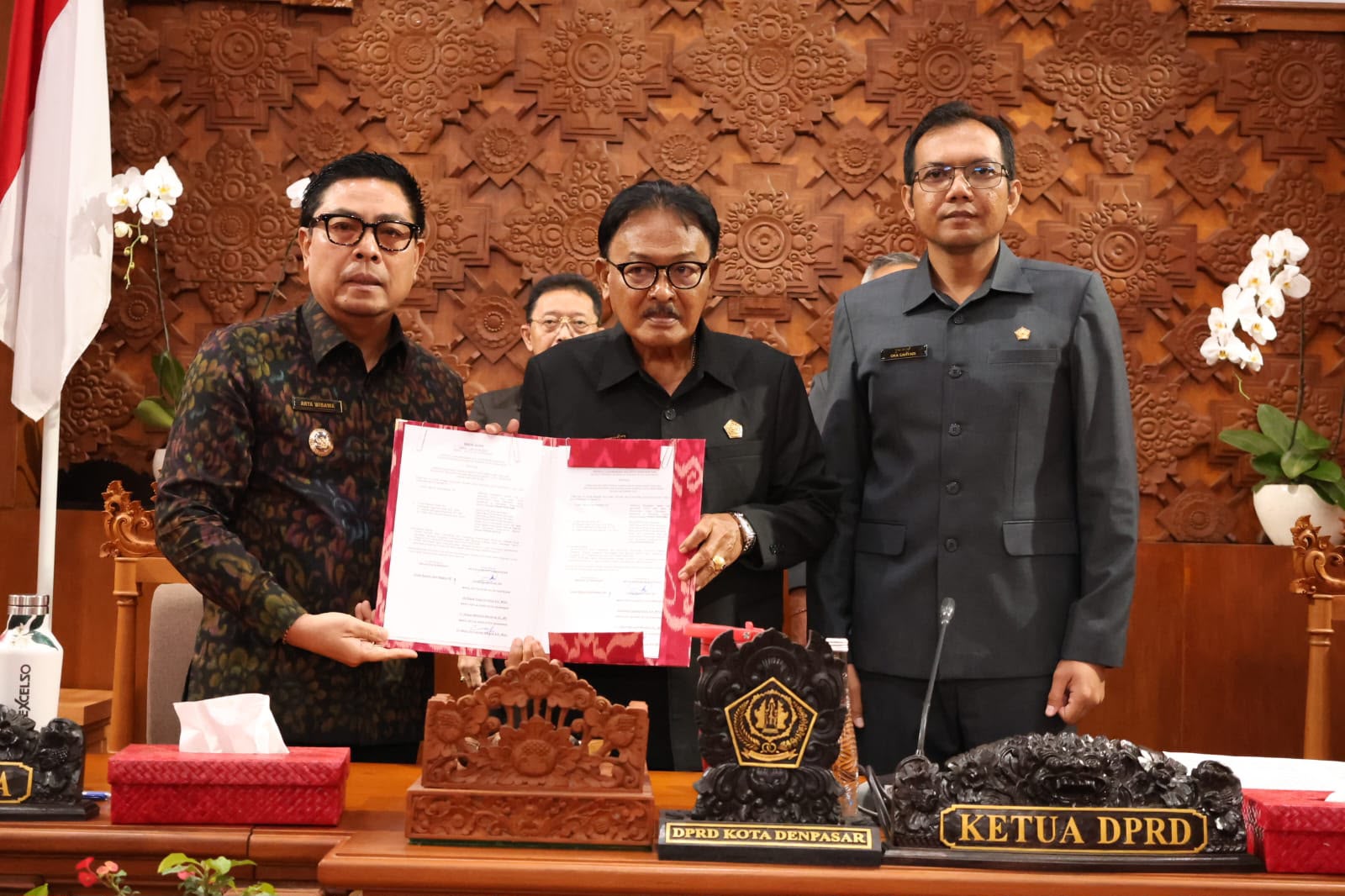 Wamenkes RI Benyamin Paulus Resmikan UPTD Puskesmas III Denpasar Barat.  Wawali Arya Wibawa: Faskes Inklusif Ramah Ibu dan Anak, Dekatkan Pelayanan Kesehatan bagi Masyarakat.